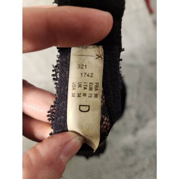 Chantelle size 34D Black Lace Push Up Bra - Picture 4 of 4